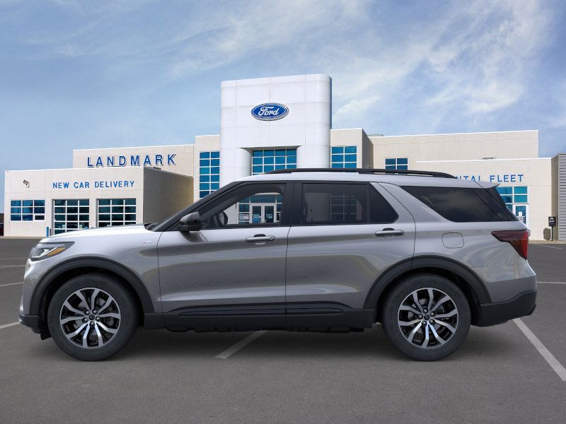 Ford Explorer Vehicle Full-screen Gallery Image 3