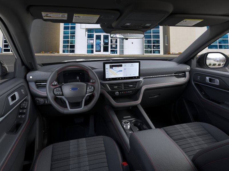 Ford Explorer Vehicle Full-screen Gallery Image 9