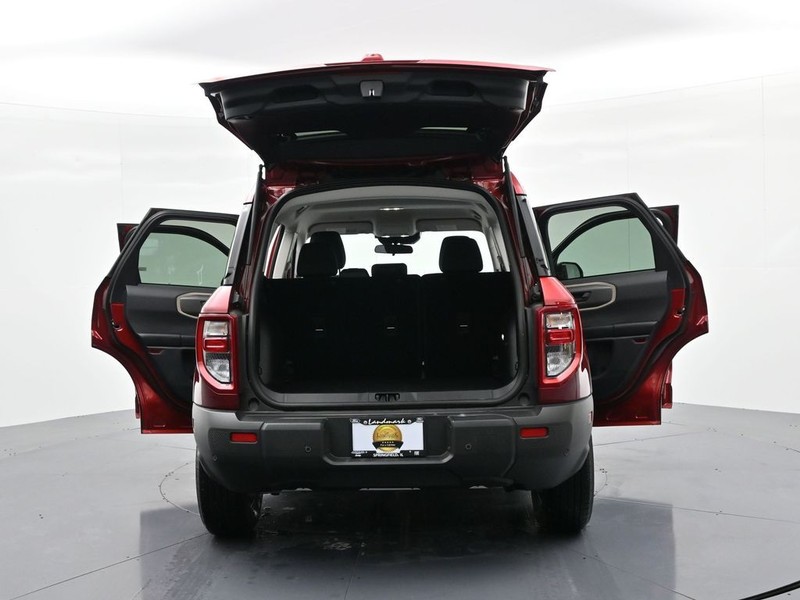 Ford Bronco Sport Vehicle Full-screen Gallery Image 25