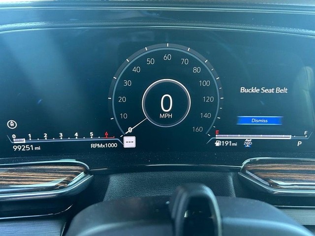 Cadillac Escalade ESV Vehicle Full-screen Gallery Image 12