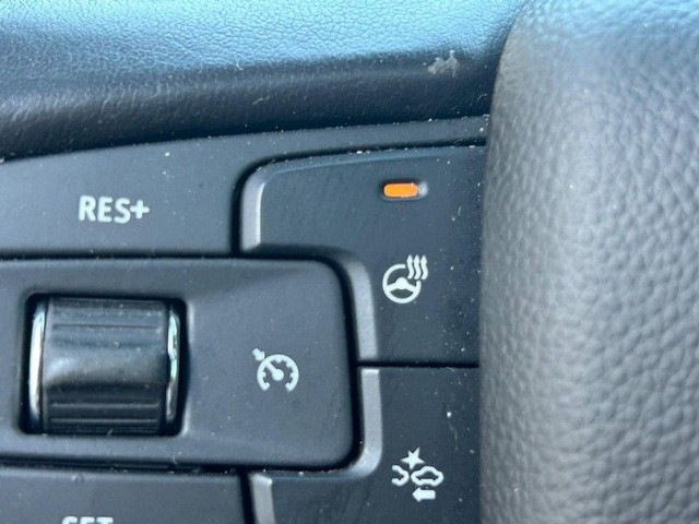 Cadillac Escalade ESV Vehicle Full-screen Gallery Image 15