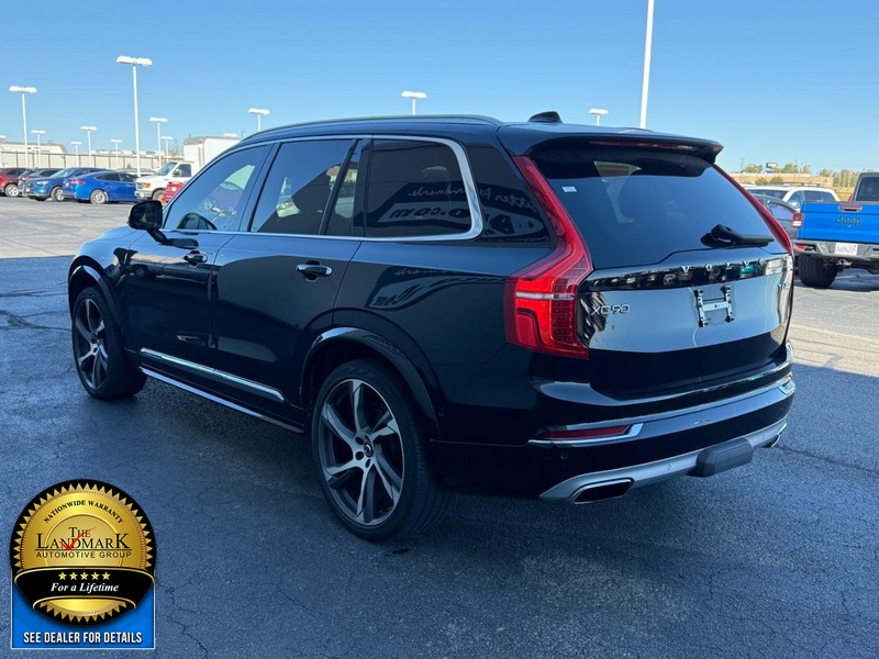 Volvo XC90 Vehicle Full-screen Gallery Image 6