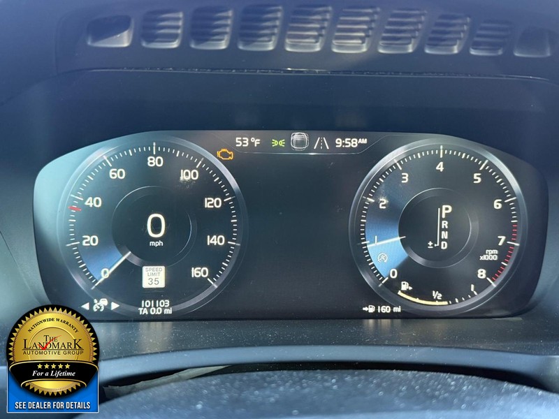 Volvo XC90 Vehicle Full-screen Gallery Image 12