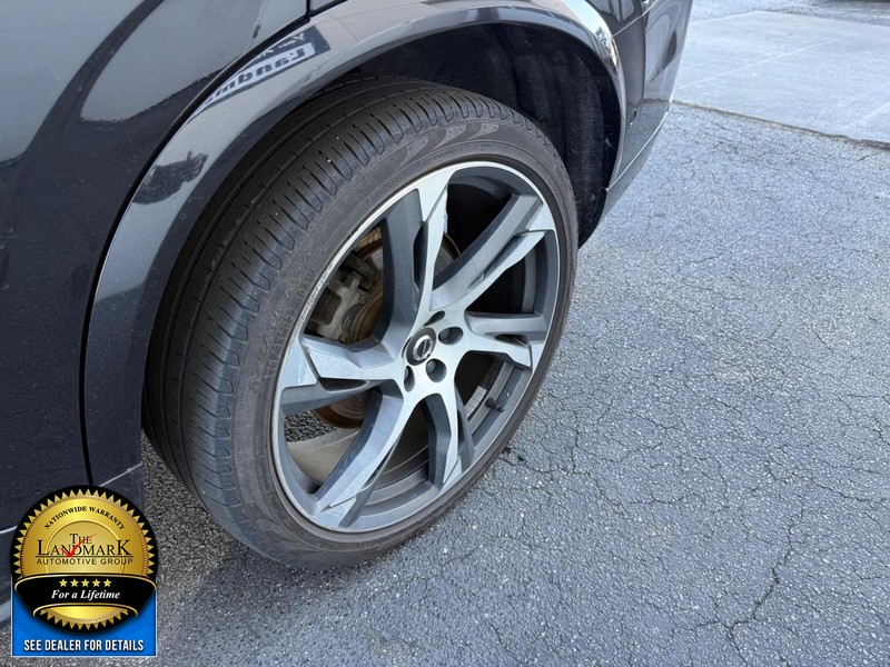 Volvo XC90 Vehicle Full-screen Gallery Image 23