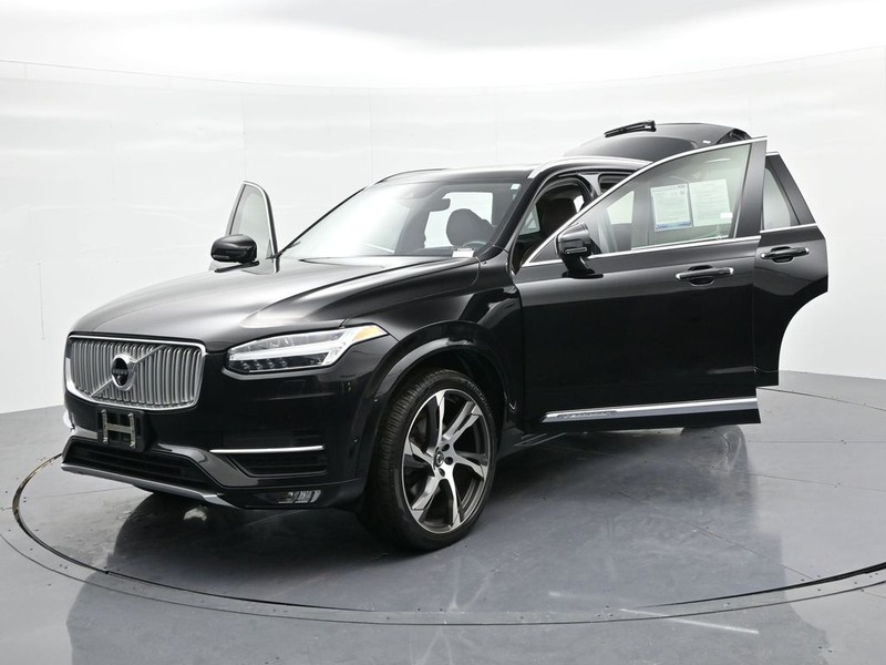 Volvo XC90 Vehicle Full-screen Gallery Image 26