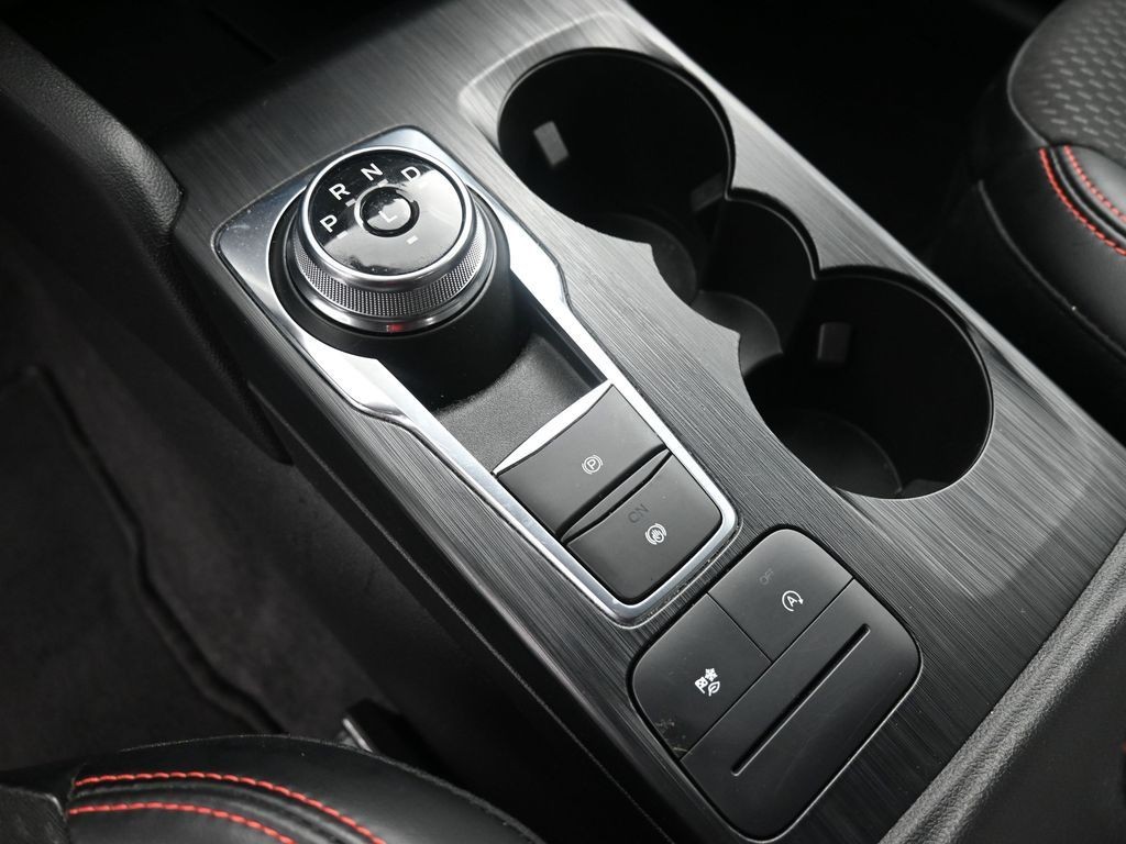 Ford Escape Vehicle Full-screen Gallery Image 13