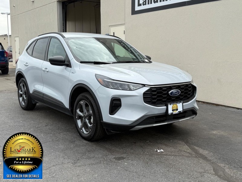 Ford Escape Vehicle Full-screen Gallery Image 2