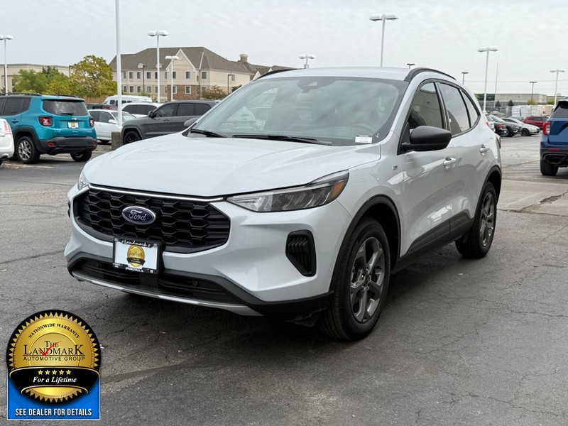 Ford Escape Vehicle Full-screen Gallery Image 5