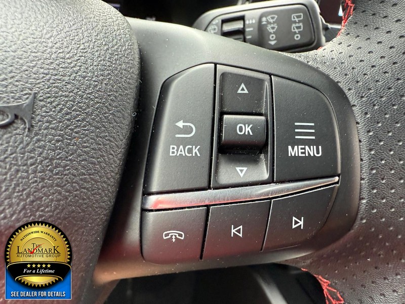 Ford Escape Vehicle Full-screen Gallery Image 11