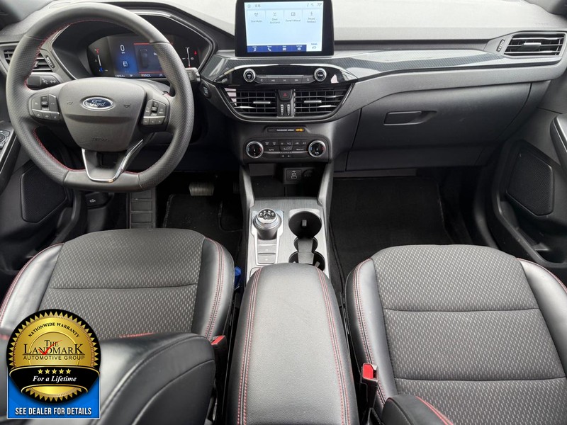 Ford Escape Vehicle Full-screen Gallery Image 15