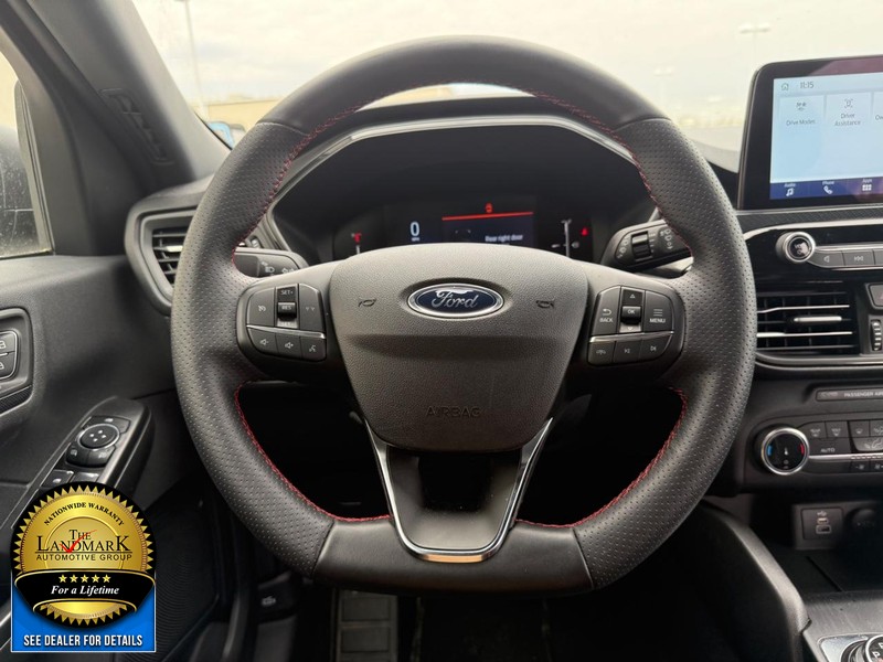 Ford Escape Vehicle Full-screen Gallery Image 16