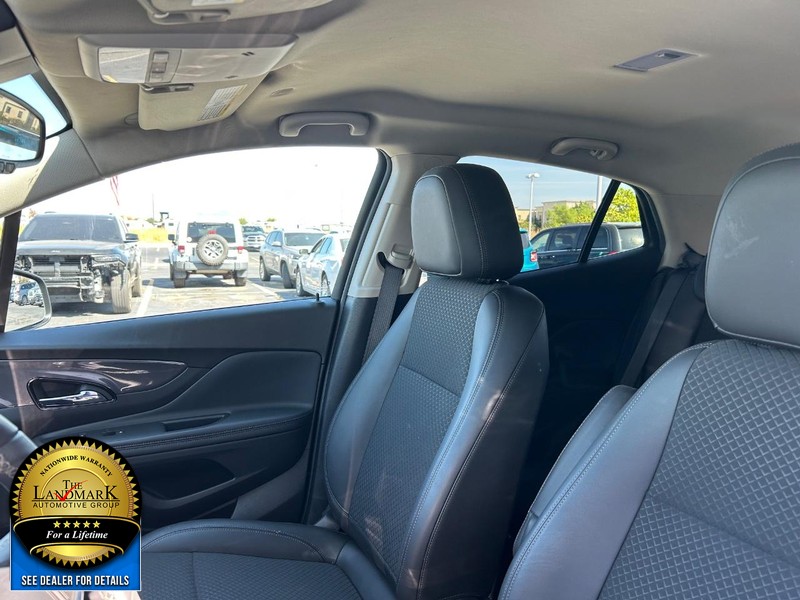 Buick Encore Vehicle Full-screen Gallery Image 09