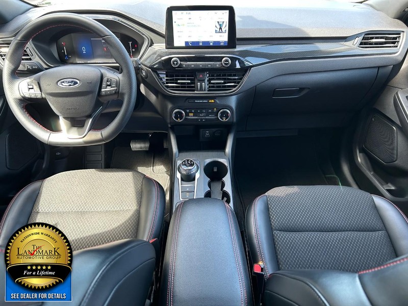 Ford Escape Vehicle Full-screen Gallery Image 15