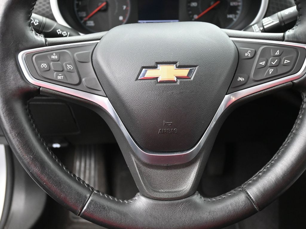 Chevrolet Malibu Vehicle Full-screen Gallery Image 11