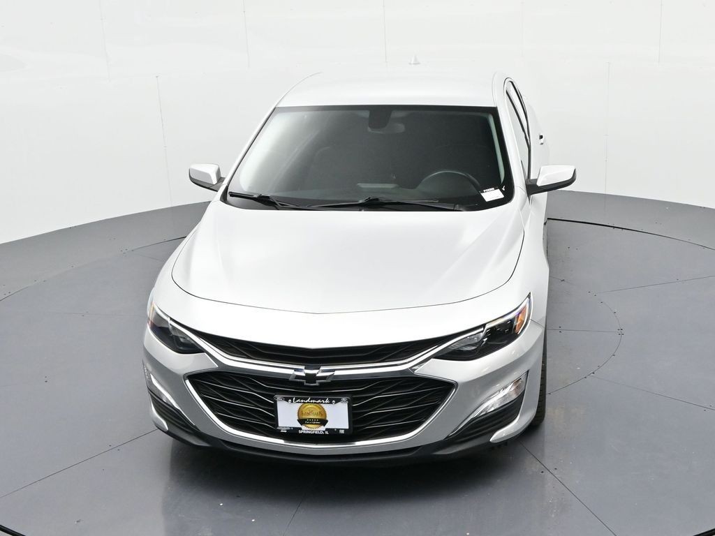 Chevrolet Malibu Vehicle Full-screen Gallery Image 15