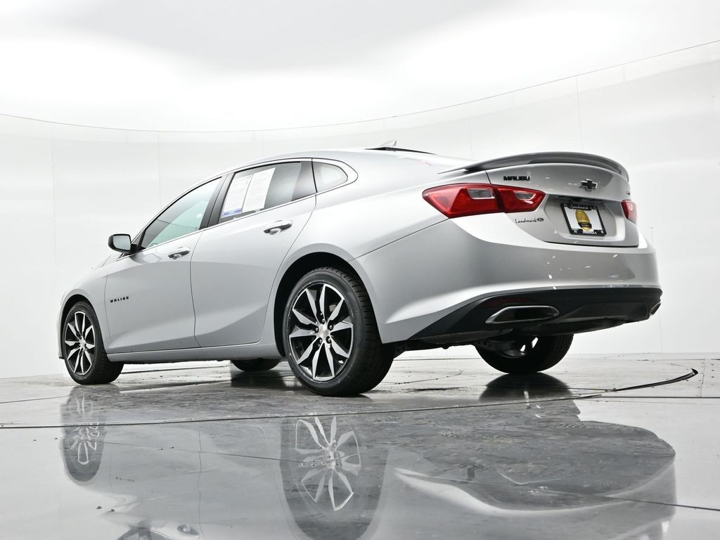 Chevrolet Malibu Vehicle Full-screen Gallery Image 18