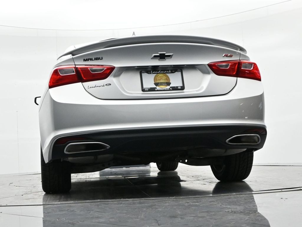 Chevrolet Malibu Vehicle Full-screen Gallery Image 19