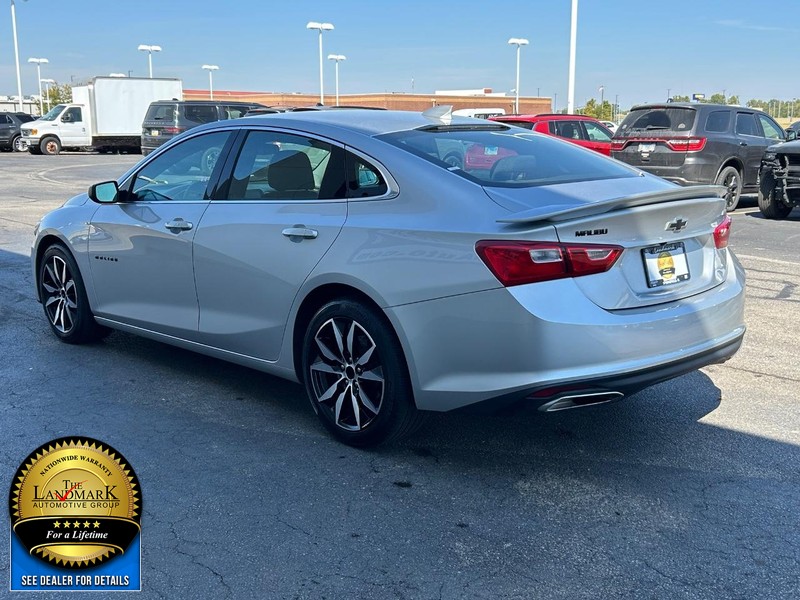 Chevrolet Malibu Vehicle Full-screen Gallery Image 6