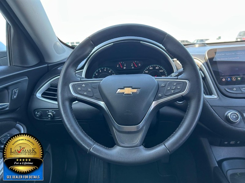 Chevrolet Malibu Vehicle Full-screen Gallery Image 16