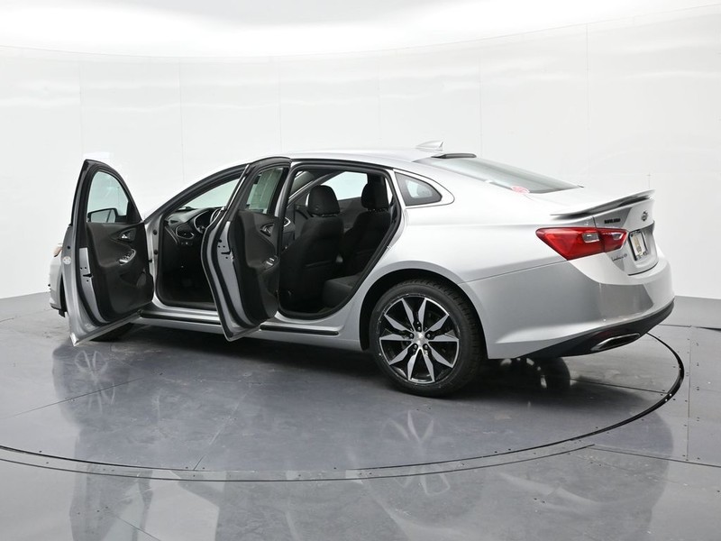 Chevrolet Malibu Vehicle Full-screen Gallery Image 23