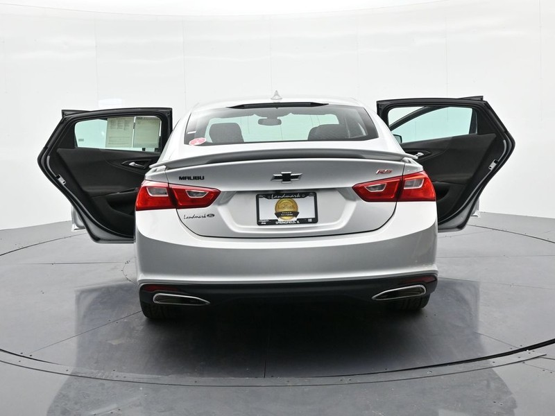 Chevrolet Malibu Vehicle Full-screen Gallery Image 25