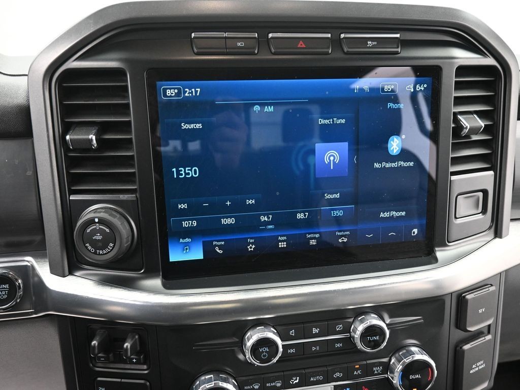 Ford F-150 Vehicle Full-screen Gallery Image 12