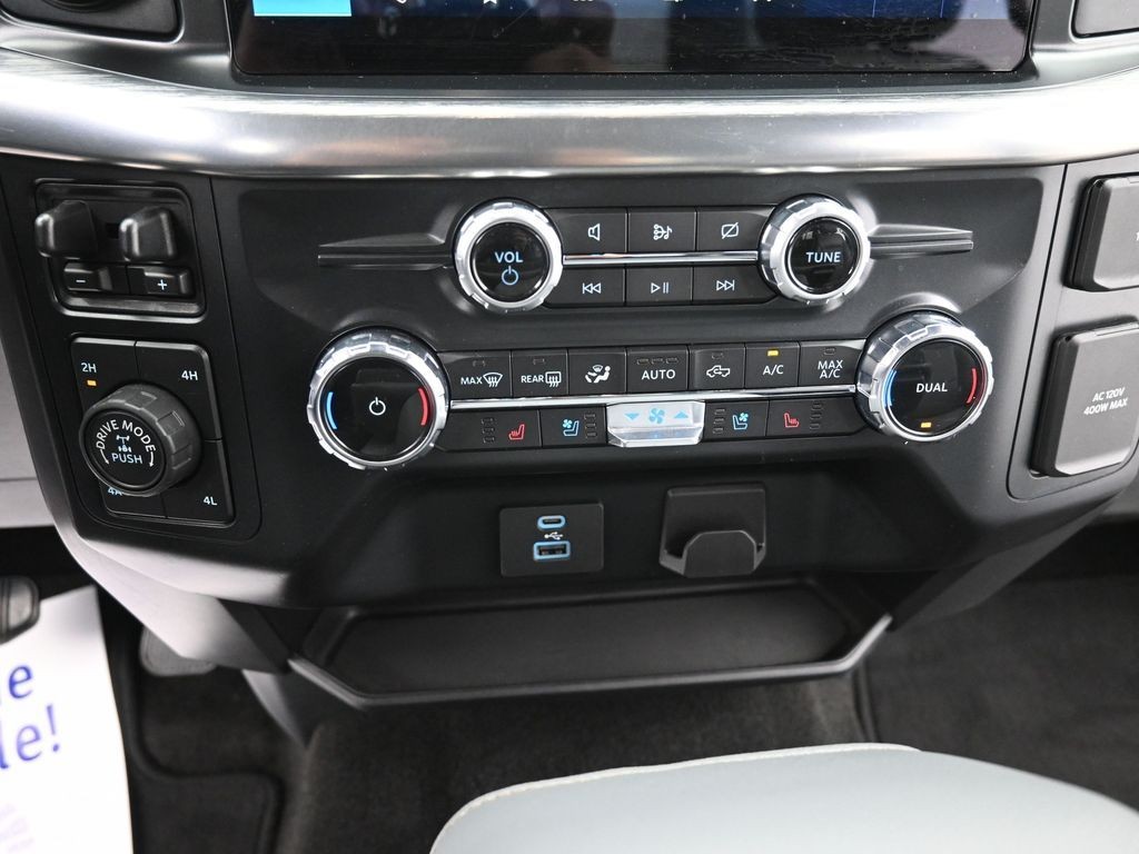 Ford F-150 Vehicle Full-screen Gallery Image 13