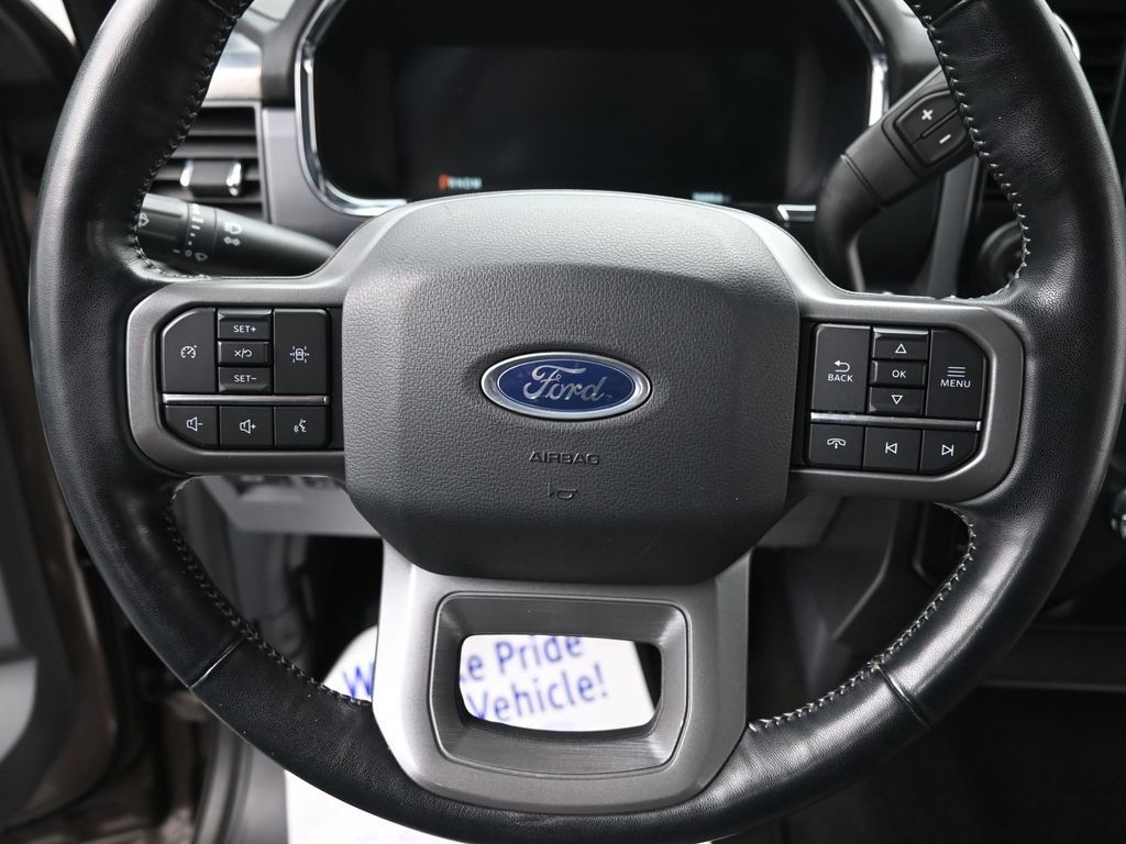 Ford F-150 Vehicle Full-screen Gallery Image 14