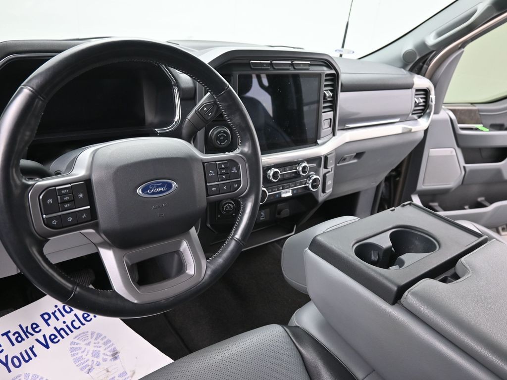 Ford F-150 Vehicle Full-screen Gallery Image 15