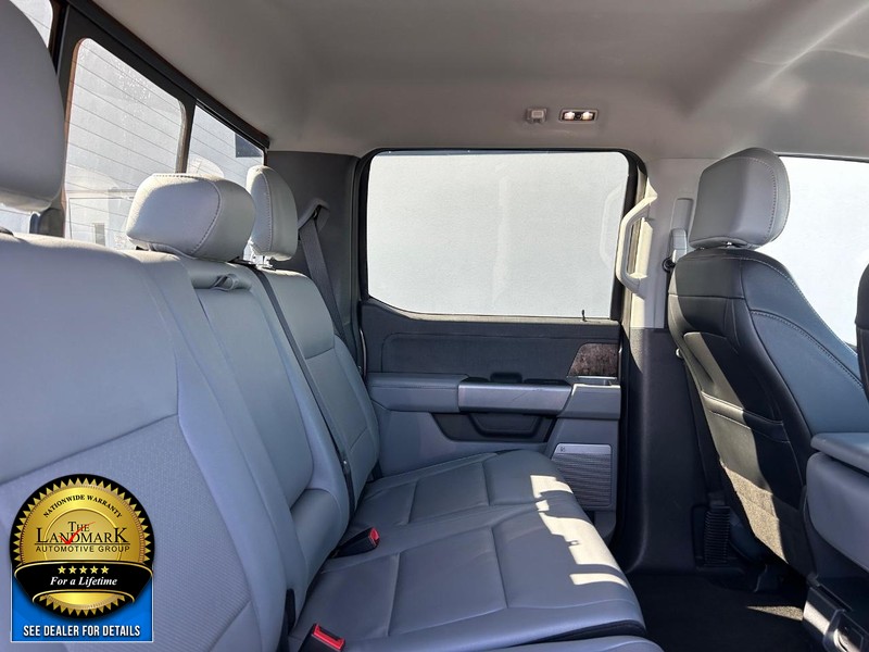 Ford F-150 Vehicle Full-screen Gallery Image 15