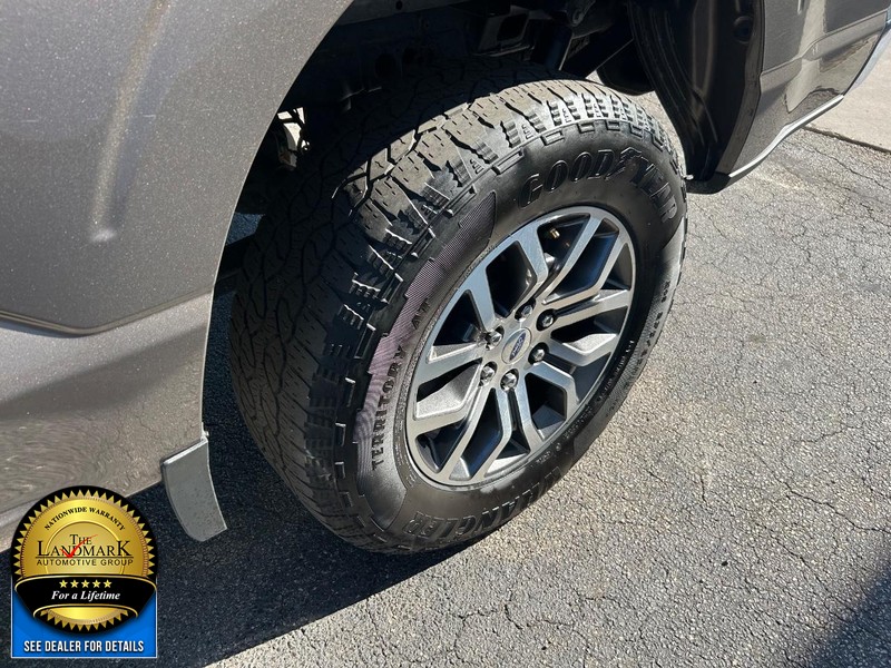 Ford F-150 Vehicle Full-screen Gallery Image 20