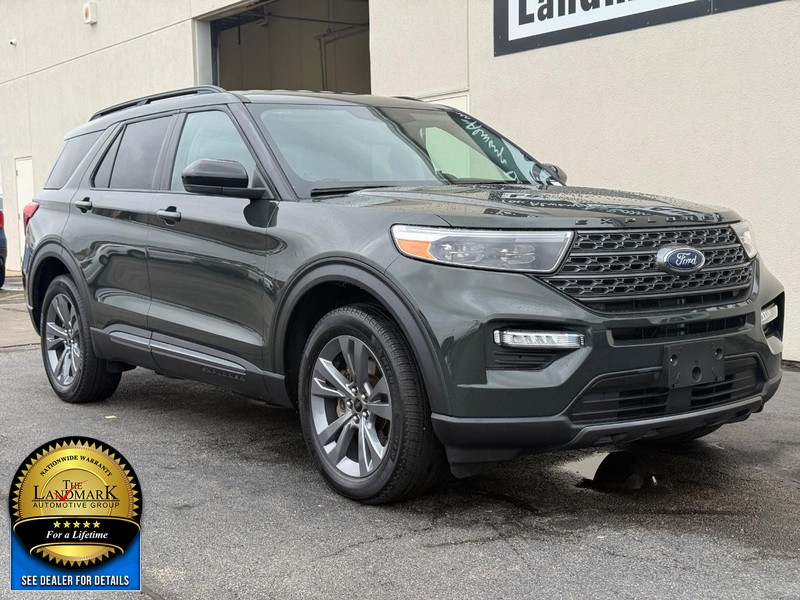 Ford Explorer Vehicle Full-screen Gallery Image 2