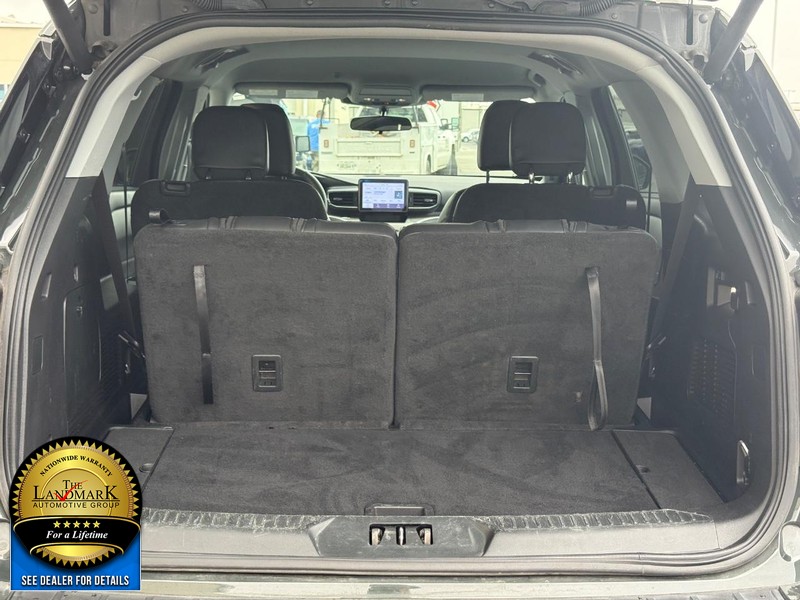 Ford Explorer Vehicle Full-screen Gallery Image 6