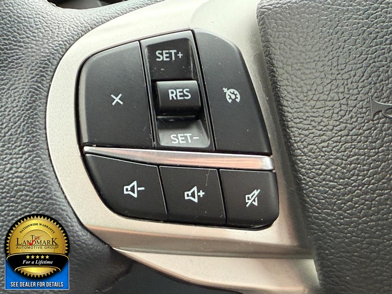 Ford Explorer Vehicle Full-screen Gallery Image 14