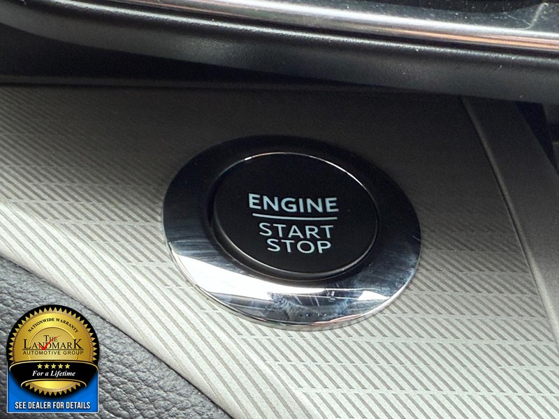 Ford Explorer Vehicle Full-screen Gallery Image 16