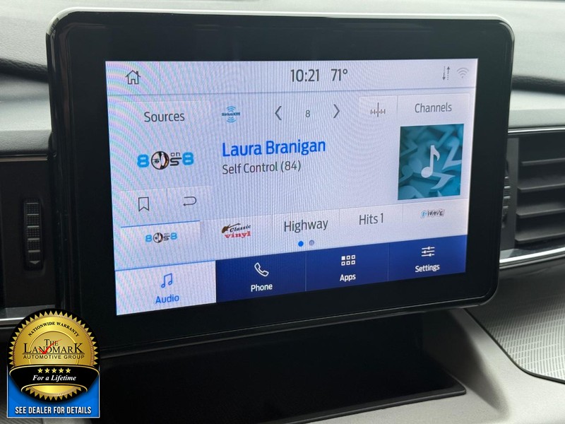 Ford Explorer Vehicle Full-screen Gallery Image 17