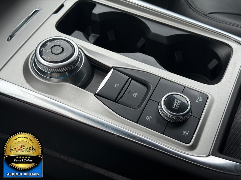 Ford Explorer Vehicle Full-screen Gallery Image 20