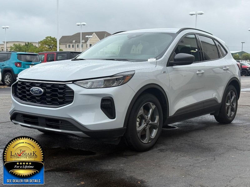 Ford Escape Vehicle Full-screen Gallery Image 8