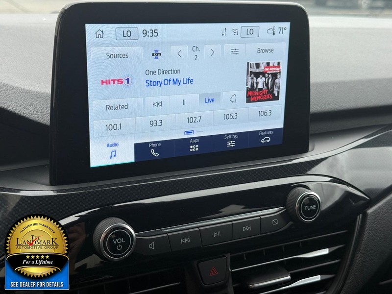 Ford Escape Vehicle Full-screen Gallery Image 16