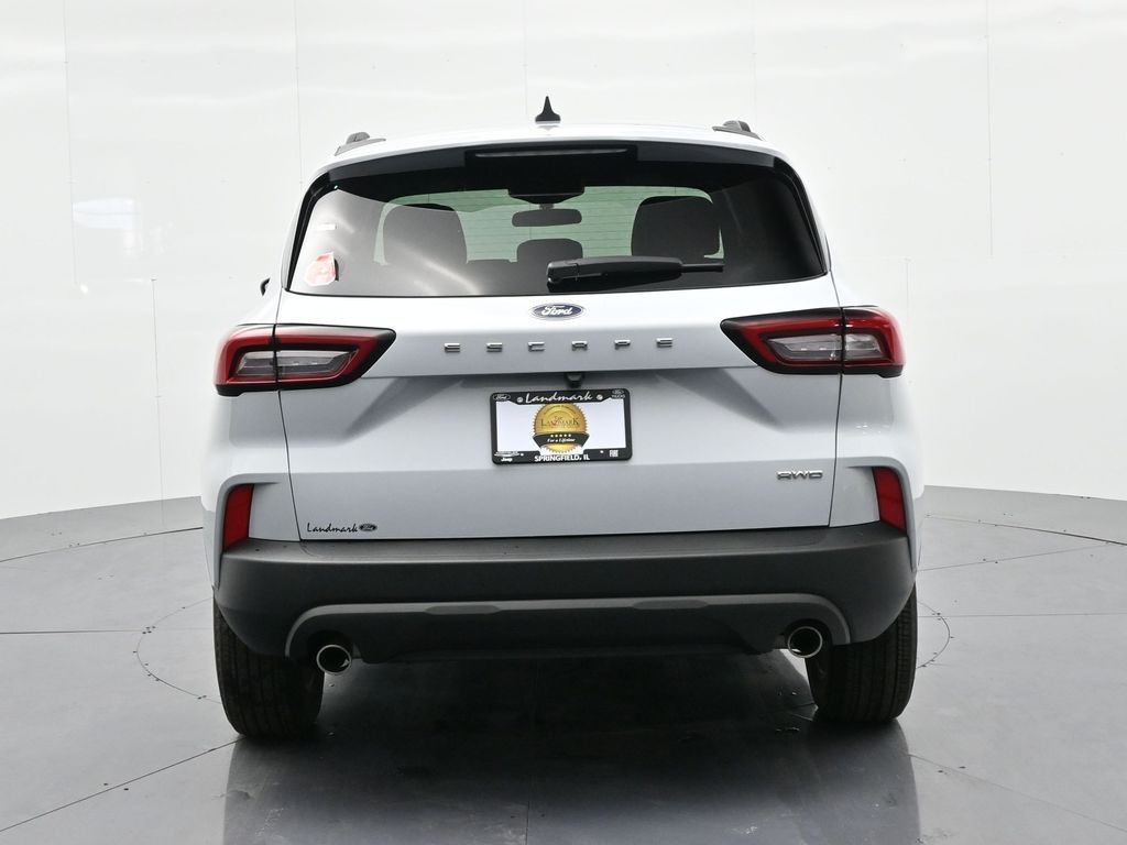 Ford Escape Vehicle Full-screen Gallery Image 07