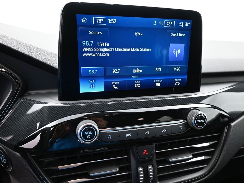 Ford Escape Vehicle Full-screen Gallery Image 11