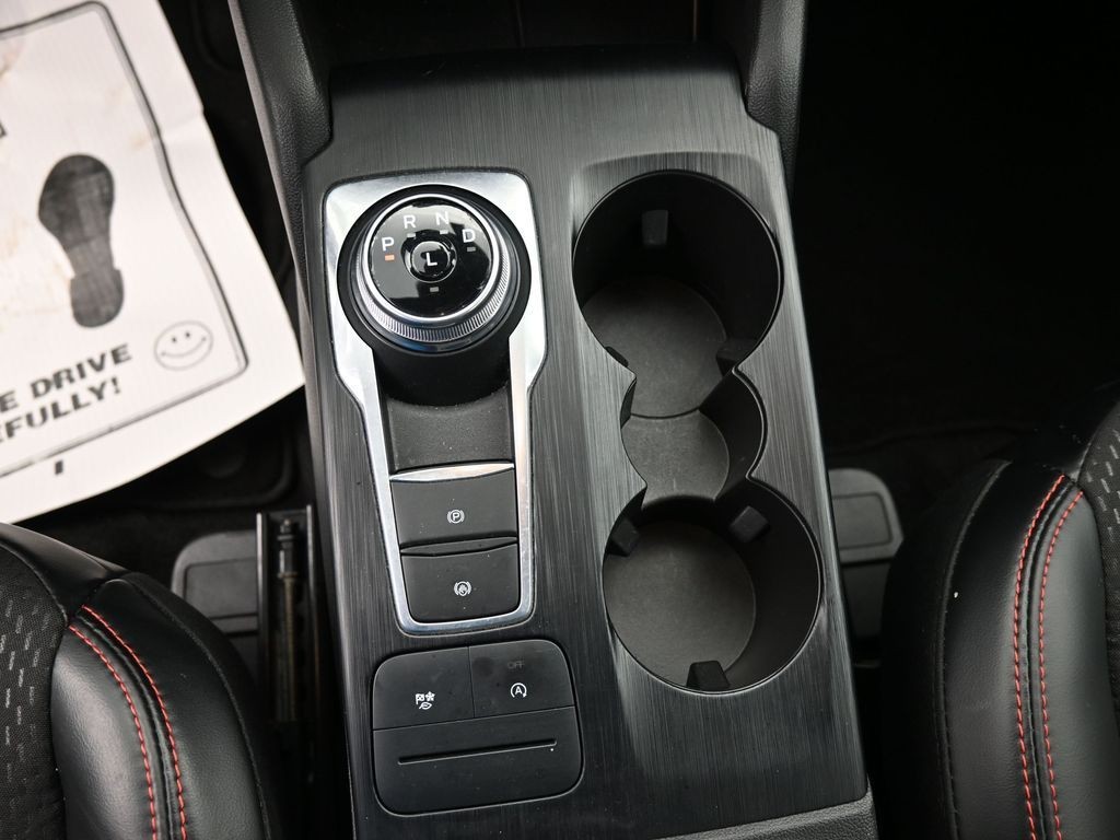 Ford Escape Vehicle Full-screen Gallery Image 13