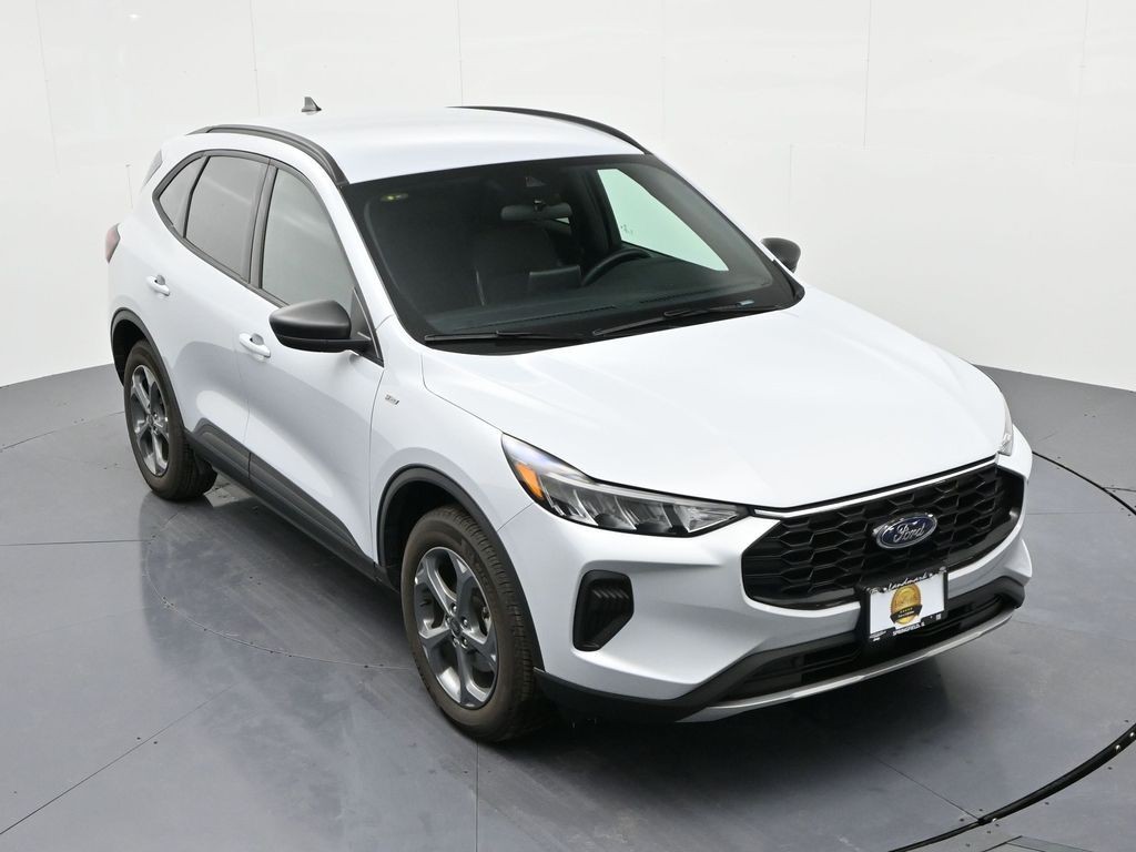 Ford Escape Vehicle Full-screen Gallery Image 16