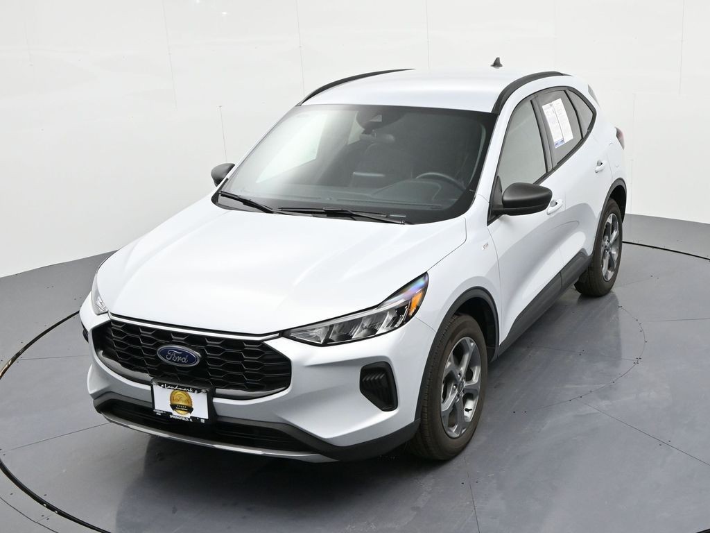 Ford Escape Vehicle Full-screen Gallery Image 18