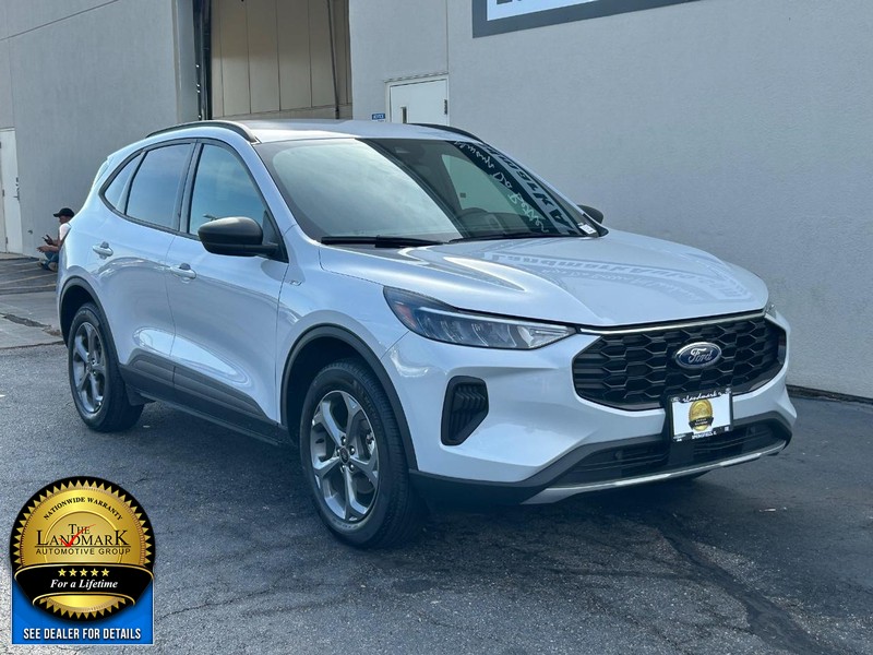 Ford Escape Vehicle Full-screen Gallery Image 2