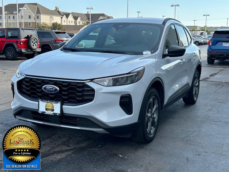 Ford Escape Vehicle Full-screen Gallery Image 5