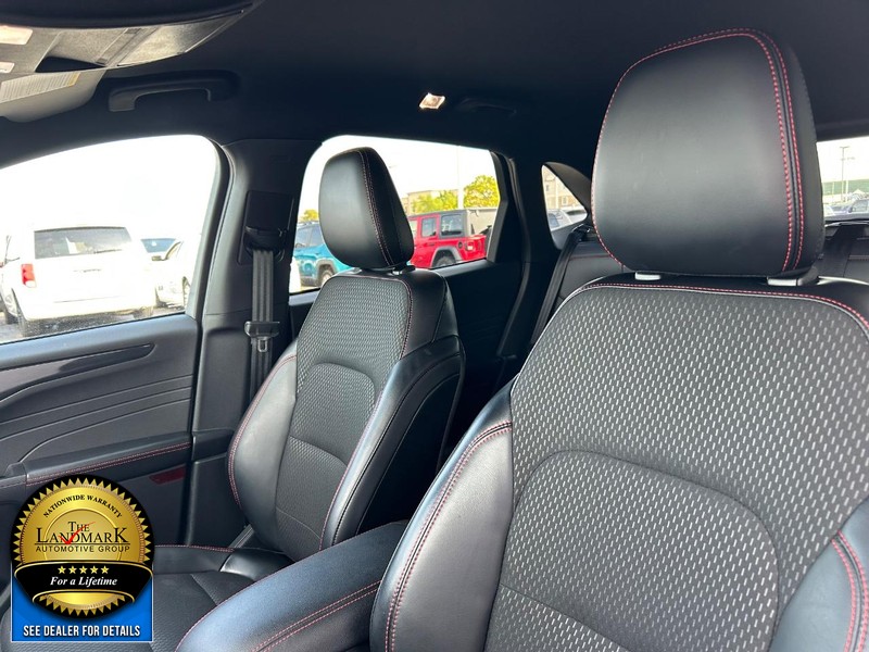 Ford Escape Vehicle Full-screen Gallery Image 9