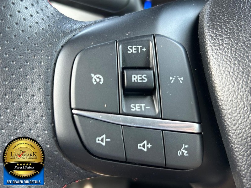 Ford Escape Vehicle Full-screen Gallery Image 10