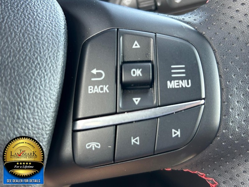 Ford Escape Vehicle Full-screen Gallery Image 11