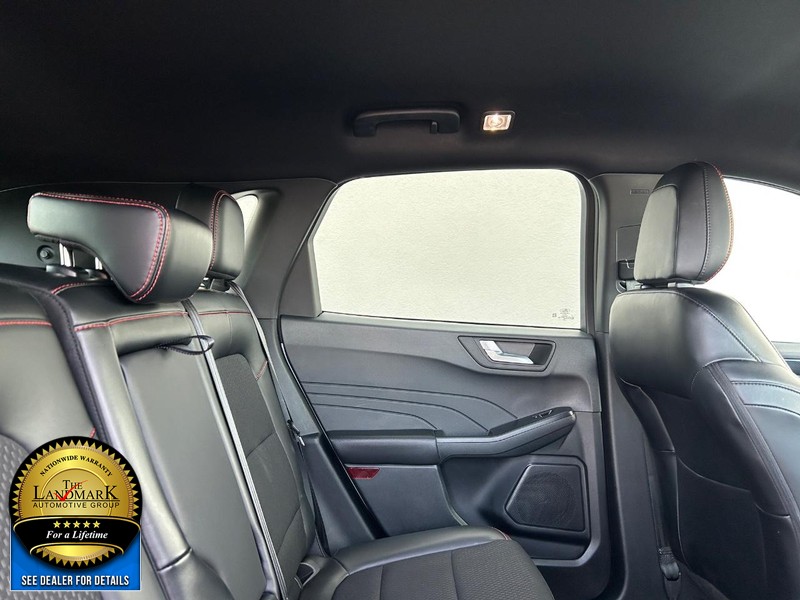 Ford Escape Vehicle Full-screen Gallery Image 14